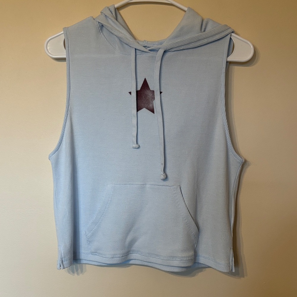 American Eagle Outfitters Pale Blue Sleeveless Hooded Tank with Maroon Star